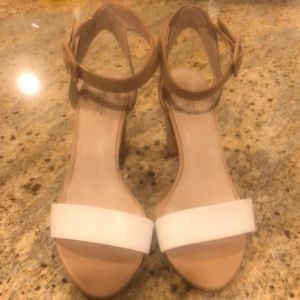 Zara woman beige/white strappy ankle heels size 9